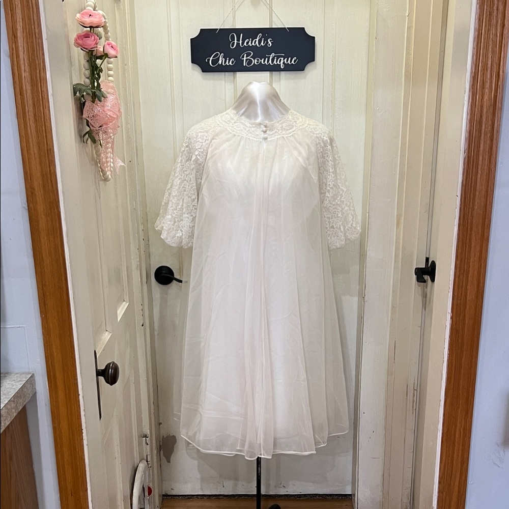 Vintage Elegant White Bridal Lingerie Set With Ni… - image 1